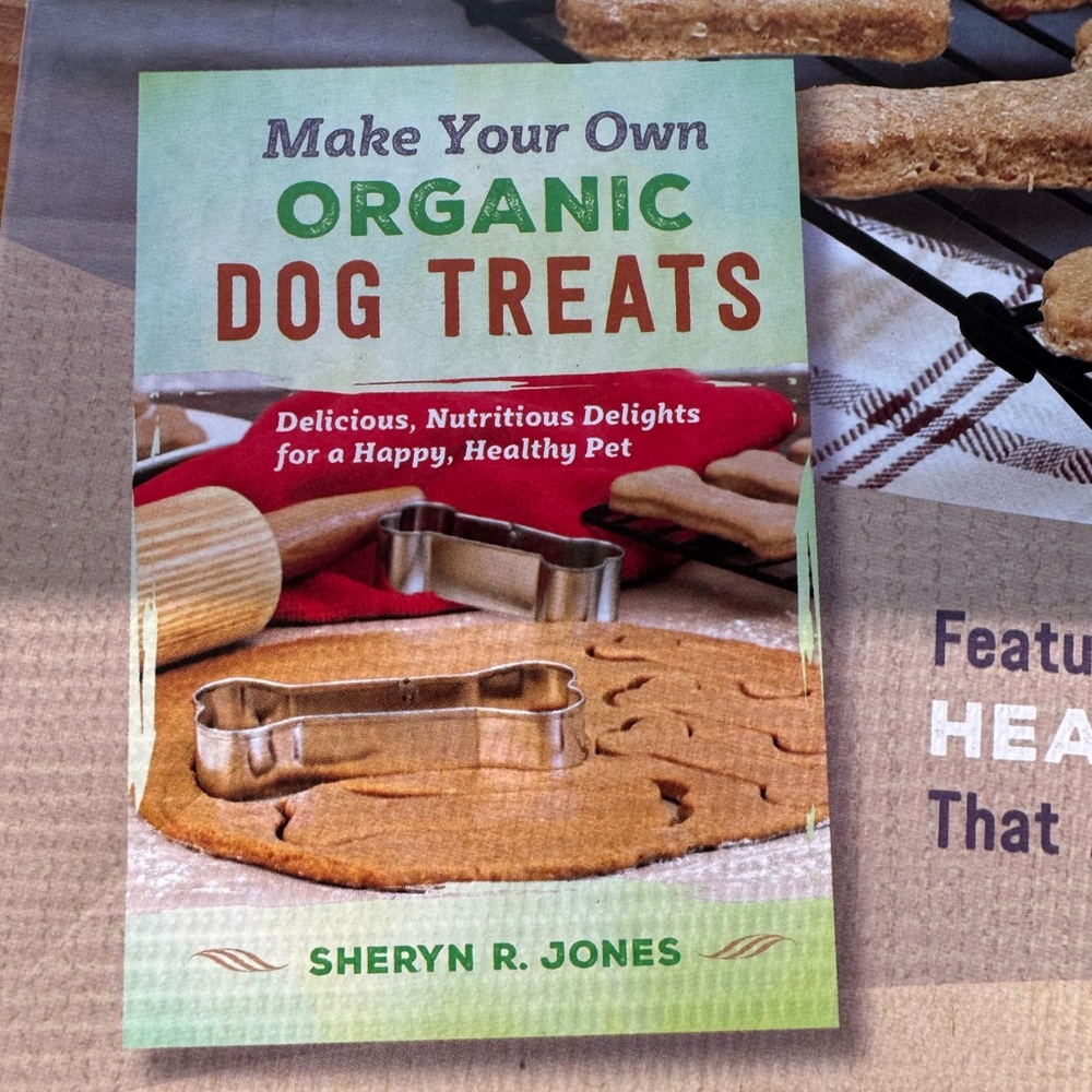 Make Your Own Organic Dog Treats Book & Kit - Picture 4 of 7